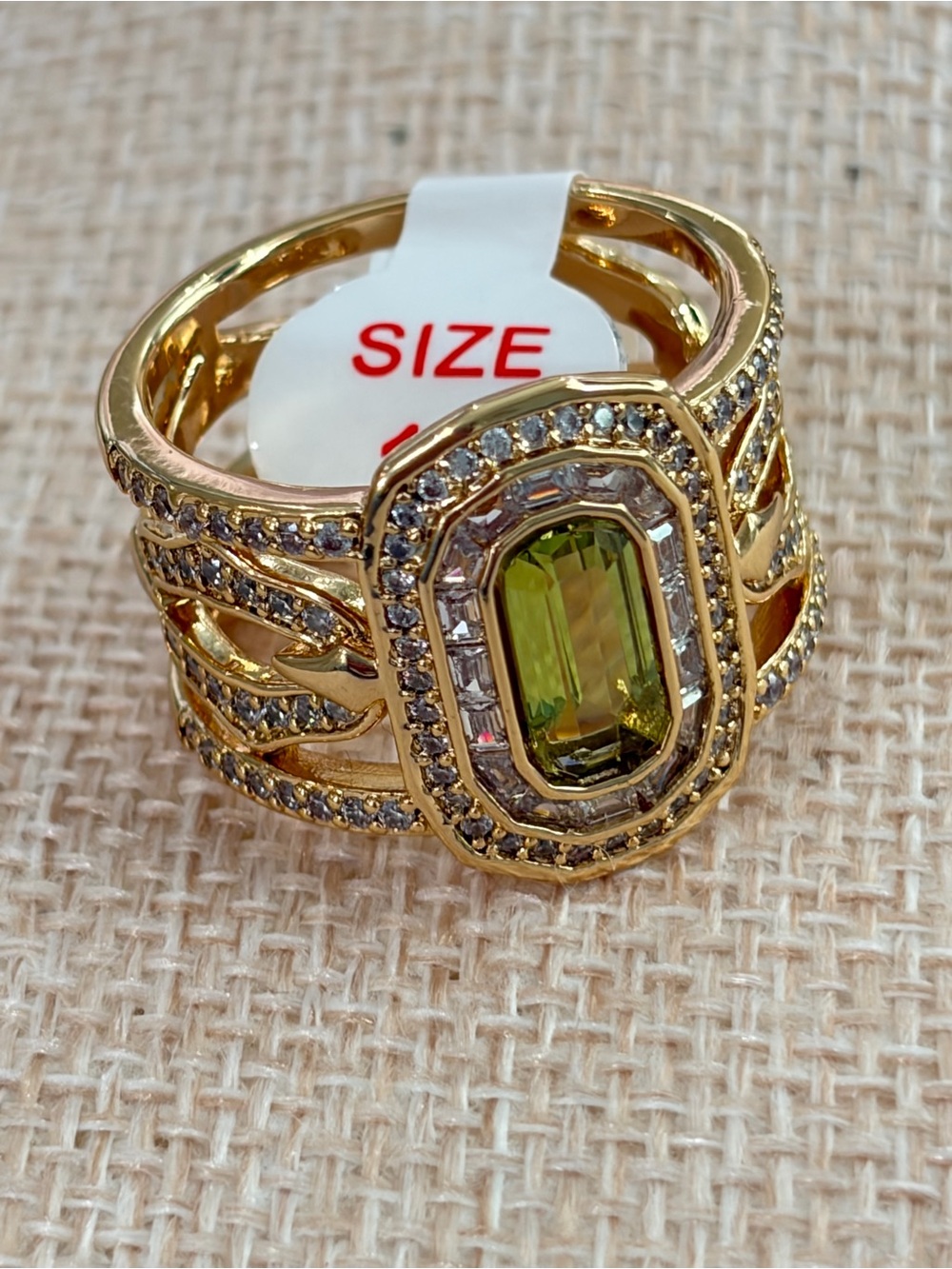 NWT SZ 10 Bomb Party August ring Peridot Gold Plating